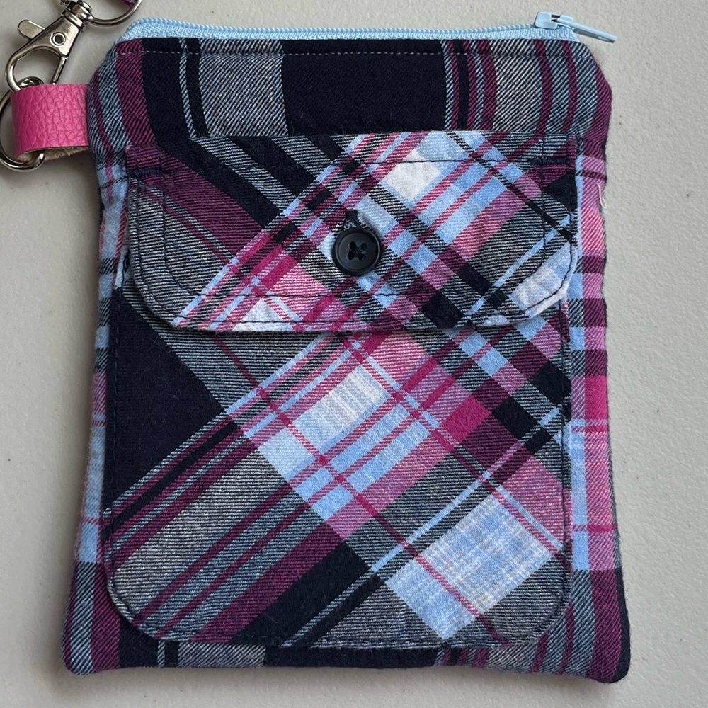 Handmade One Of A Kind Plaid Flannel Shirt Pocket Upcycled Fabric Wristlet - Picture 4 of 8